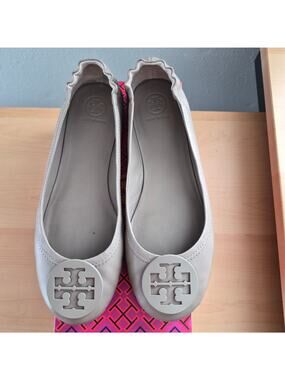 Tory Burch mini travel ballet with logo gray size 9